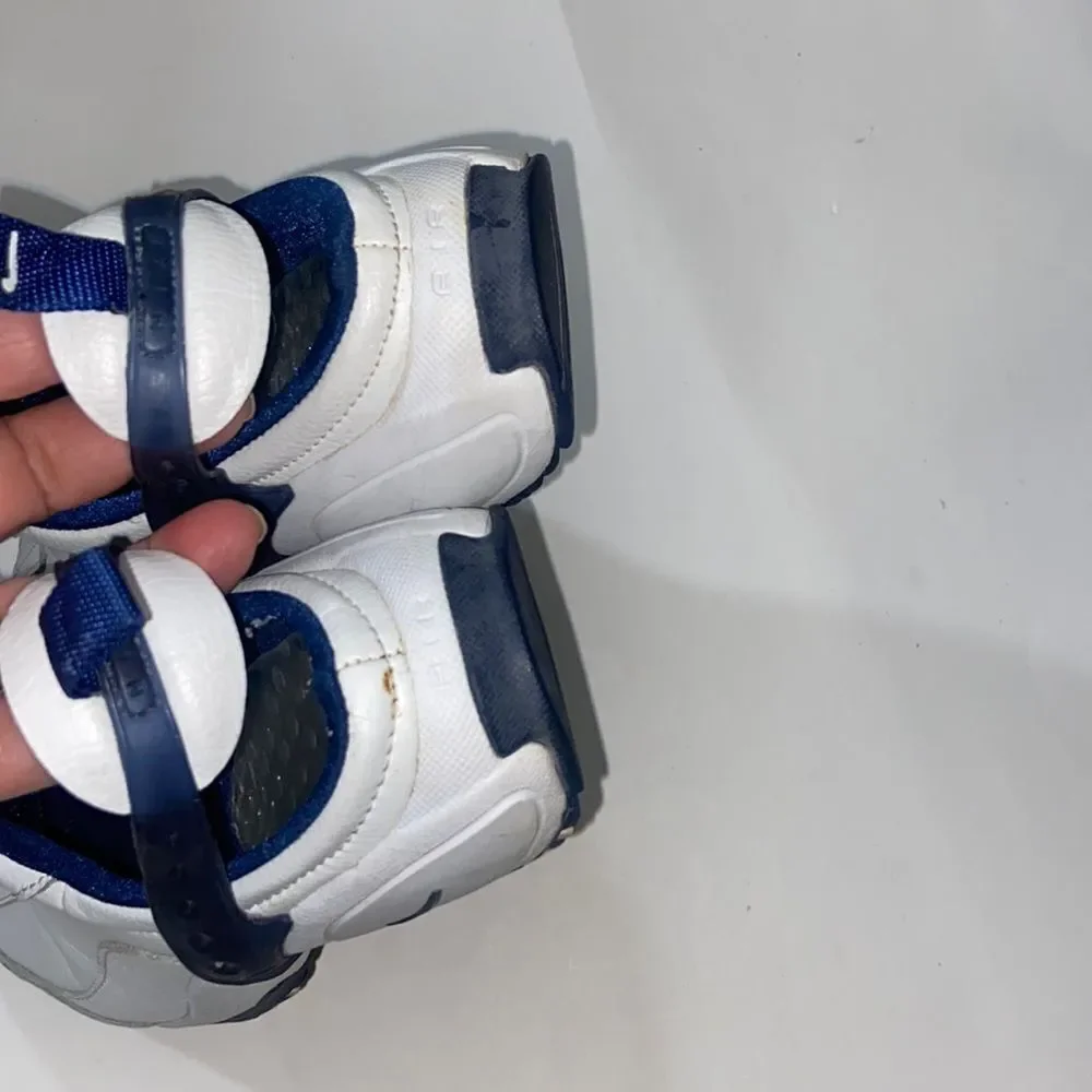 Vintage Y2K Nike Woman Shoes Size 7.5